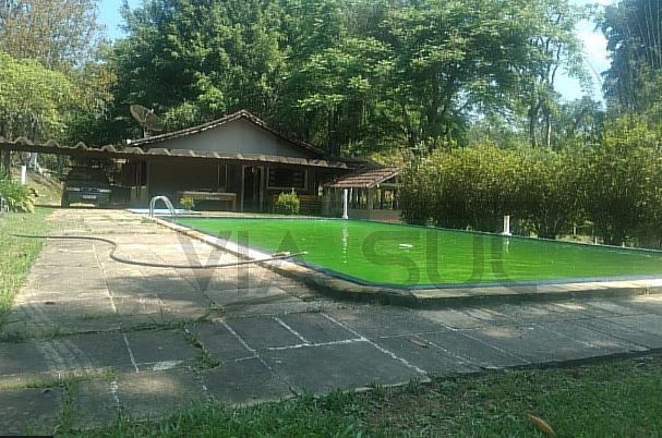 Chácara aconchegante com lago para pesca e piscina em Juquitiba em meio a Mata Atlântica - Casa na Floresta